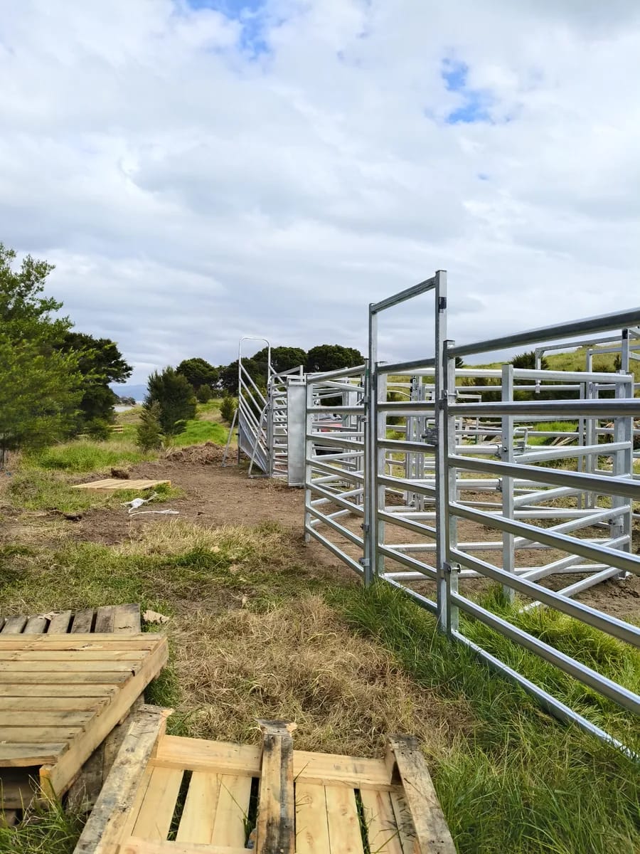 Te Matuku estate fencing and steel yards